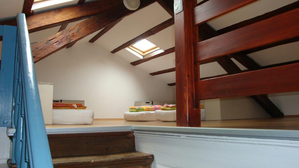 Hostel Alieti Изола Стая снимка