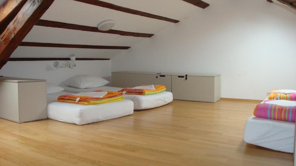 Hostel Alieti Изола Стая снимка