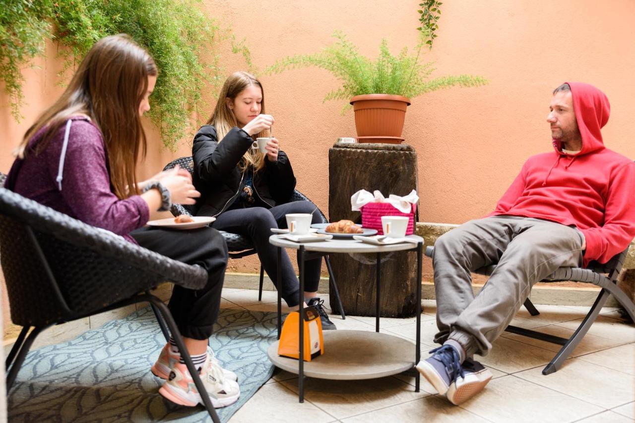 Hostel Alieti Изола Екстериор снимка